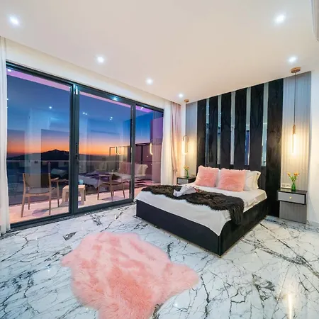 Vila Ceyhun House *